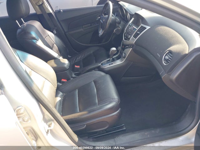 40298622 :رقم المزاد ، 1G1PE5SB7F7157867 vin ، 2015 Chevrolet Cruze 2lt Auto مزاد بيع