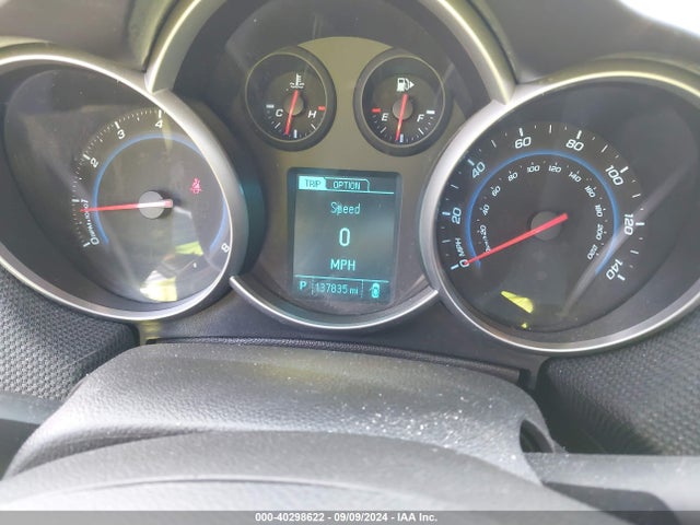 40298622 :رقم المزاد ، 1G1PE5SB7F7157867 vin ، 2015 Chevrolet Cruze 2lt Auto مزاد بيع