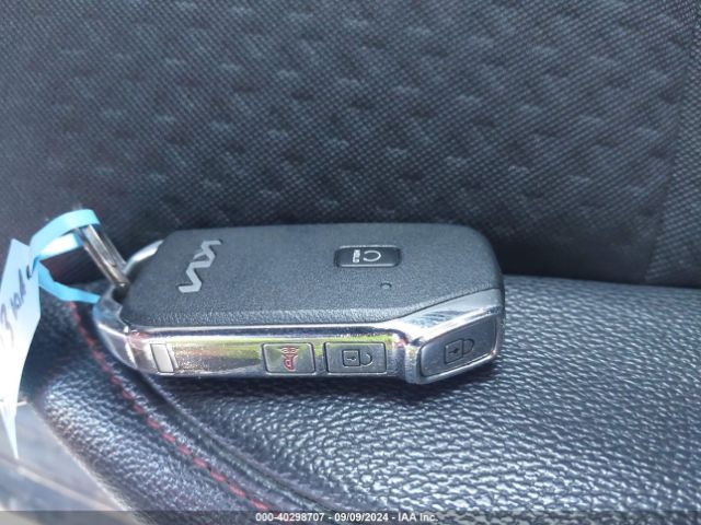KNDJ53AU6P7856610 KIA Soul Gt-line
