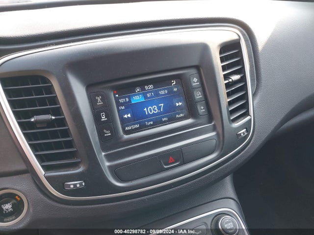 Chrysler 200 Limited 2015 1C3CCCAB9FN596926 Image 16