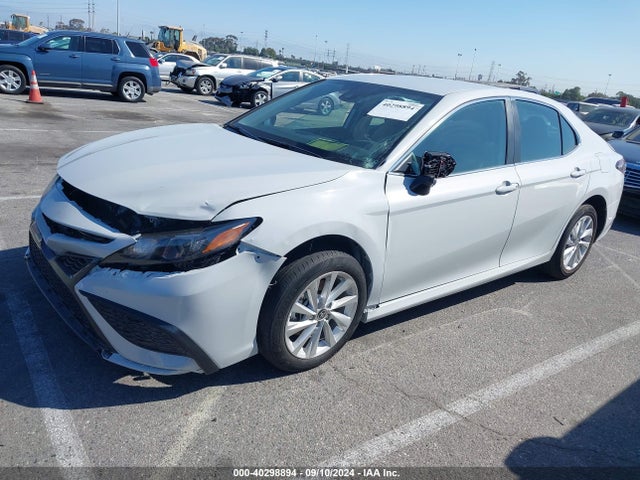 Toyota CAMRY LE 2024 4T1C11AK9RU260849 Image 2