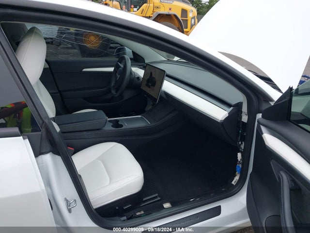 2022 TESLA MODEL 3 5YJ3E1EA8NF302988 Photo 4