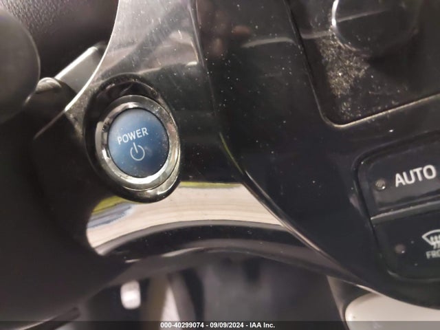 Toyota Prius Two 2016 JTDKBRFU2G3010166 Image 11