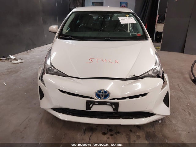 Toyota Prius Two 2016 JTDKBRFU2G3010166 Image 12