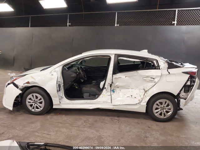 Toyota Prius Two 2016 JTDKBRFU2G3010166 Image 14