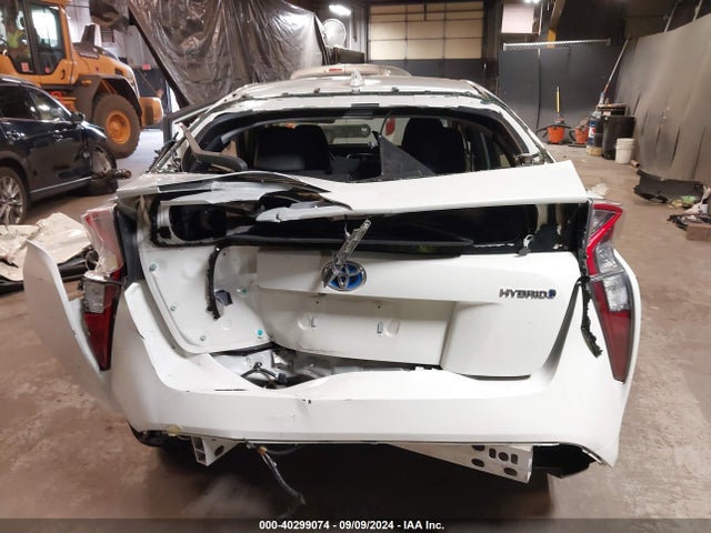 Toyota Prius Two 2016 JTDKBRFU2G3010166 Image 16