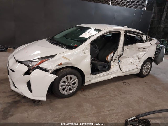 Toyota Prius Two 2016 JTDKBRFU2G3010166 Image 2