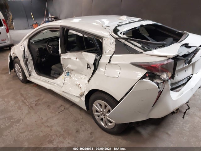 Toyota Prius Two 2016 JTDKBRFU2G3010166 Image 3