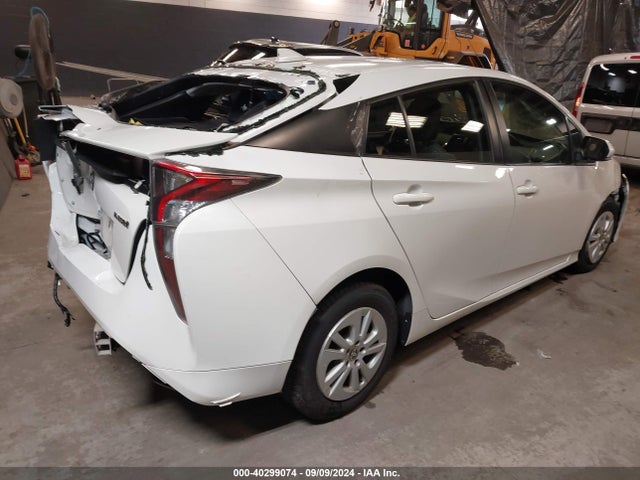 Toyota Prius Two 2016 JTDKBRFU2G3010166 Image 4