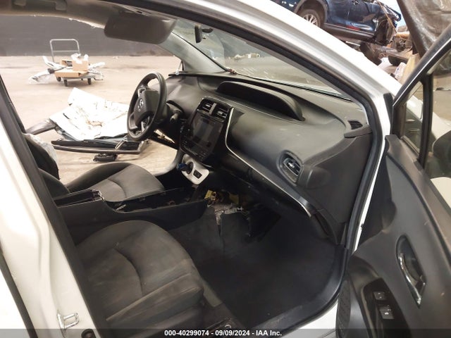 Toyota Prius Two 2016 JTDKBRFU2G3010166 Image 5