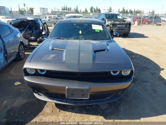 2C3CDZGGXNH156756 Dodge Challenger Sxt Awd
