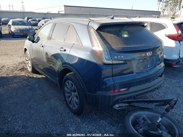 2021 CADILLAC XT4 1GYFZER48MF017130 Photo 2