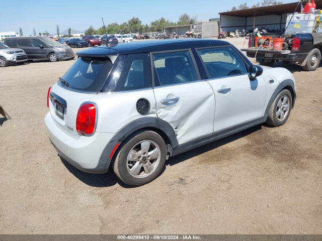 2016 MINI HARDTOP WMWXU1C53G2D11887 Photo 3
