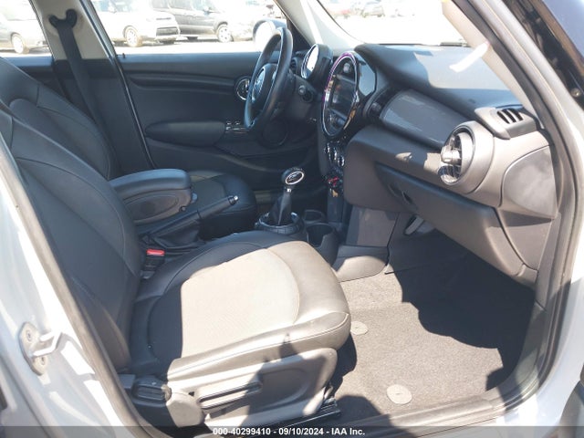 2016 MINI HARDTOP WMWXU1C53G2D11887 Photo 4