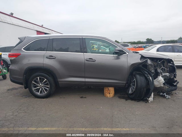Toyota Highlander Xle 2017 5TDJZRFH7HS362444 Image 13