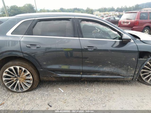 WA1VAAGEXKB022521 Audi E-tron Premium Plus