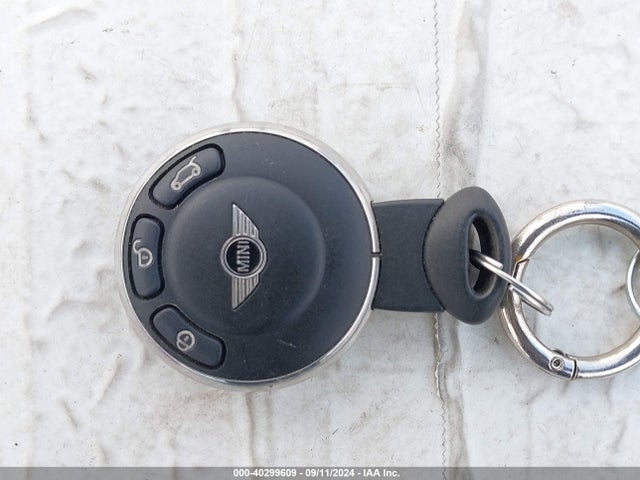 2012 MINI COOPER WMWZB3C55CWM05490 Photo 10