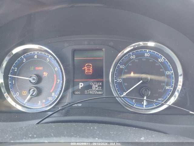 Toyota COROLLA LE 2018 5YFBURHE8JP816821 Image 7