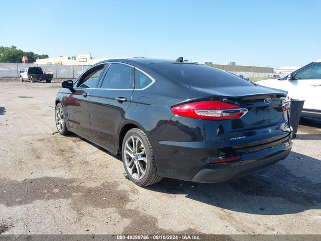 Ford 2019 2019 3FA6P0CD4KR117061 Image 3