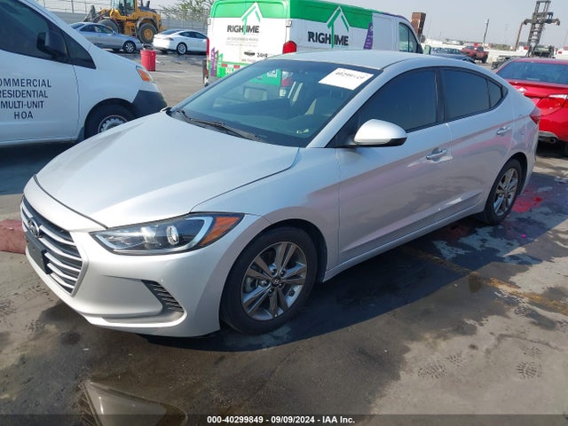 Hyundai ELANTRA SEL 2018 5NPD84LF1JH308719 Image 2