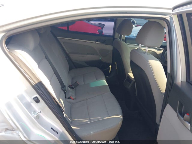 Hyundai ELANTRA SEL 2018 5NPD84LF1JH308719 Image 8