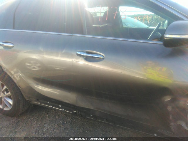 KIA Sorento 3.3l Lx 2018 5XYPGDA5XJG374199 Image 13