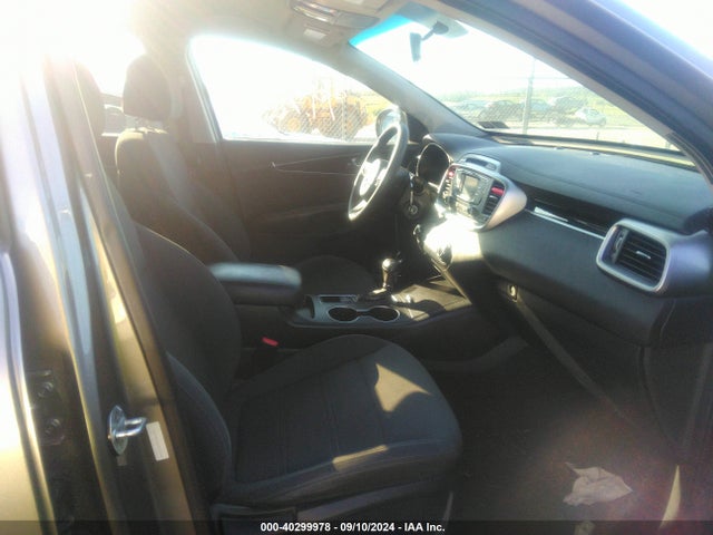 KIA Sorento 3.3l Lx 2018 5XYPGDA5XJG374199 Image 5
