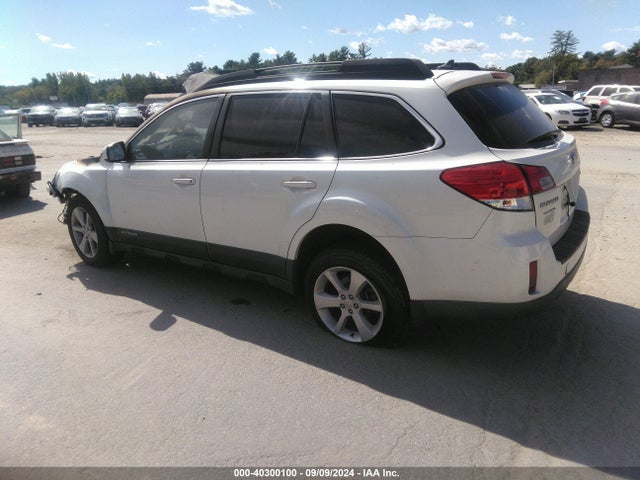 Subaru Outback 2.5i Premium 2014 4S4BRBCC6E3228375 Image 3