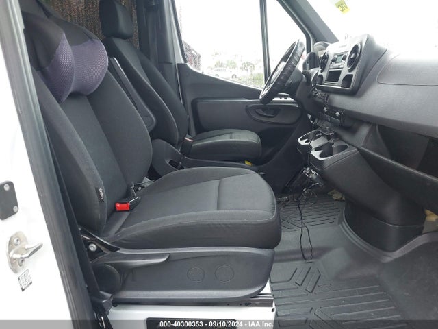 W1W40CHY6MT051654 Mercedes-Benz Sprinter 2500 High Roof I4