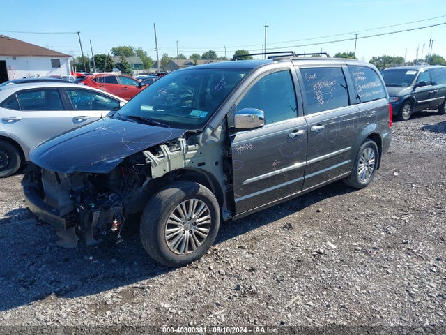 2C4RC1CG9GR158253 Chrysler Town & Country Touring-l Anniversary Edition