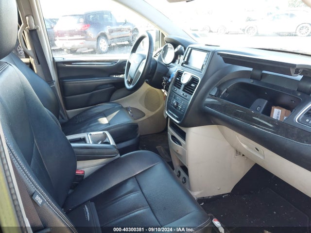 2C4RC1CG9GR158253 Chrysler Town & Country Touring-l Anniversary Edition