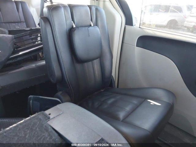 2C4RC1CG9GR158253 Chrysler Town & Country Touring-l Anniversary Edition