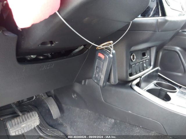 JA4AD3A38JZ033385 Mitsubishi Outlander Le