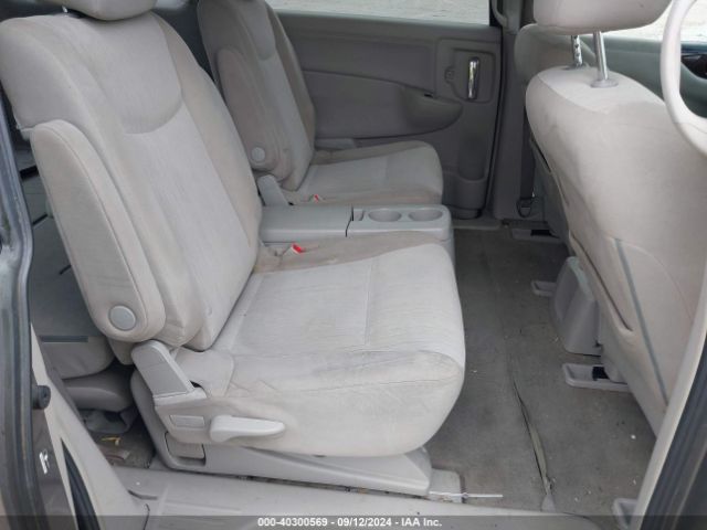 JN8AE2KP2H9165409 Nissan Quest Sv