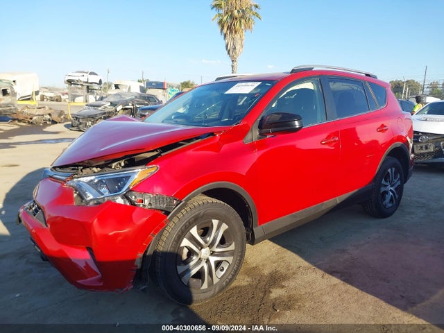 Toyota RAV4 LE 2016 JTMBFREV2GJ096900 Image 2