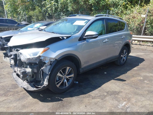 Toyota Rav4 Xle 2017 2T3WFREV3HW396496 Image 2