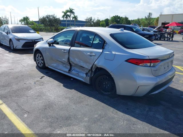5YFEPMAE9MP270729 Toyota COROLLA LE