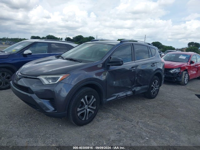 Toyota RAV4 LE 2017 JTMZFREV9HJ711197 Image 2
