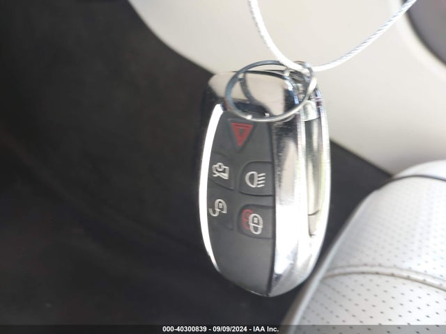 2011 JAGUAR XJ SAJWA2GB0BLV07669 Photo 10