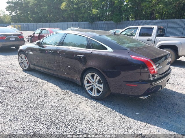 2011 JAGUAR XJ SAJWA2GB0BLV07669 Photo 2