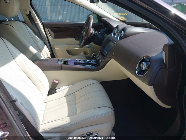 2011 JAGUAR XJ SAJWA2GB0BLV07669 Photo 4