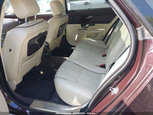 2011 JAGUAR XJ SAJWA2GB0BLV07669 Photo 7