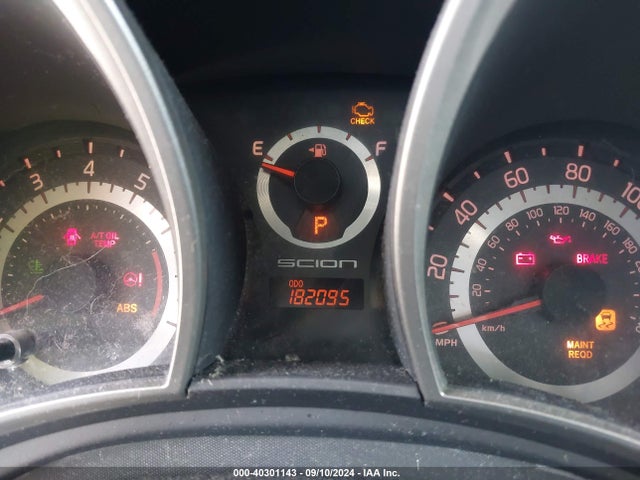40301143 :رقم المزاد ، JTKJF5C75B3015936 vin ، 2011 Scion Tc مزاد بيع