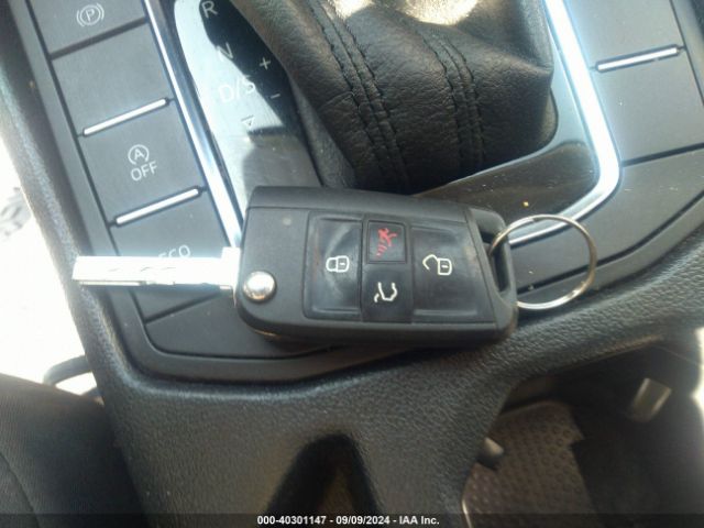 3VWC57BU8KM005242 Volkswagen Jetta 1.4t R-line/1.4t S/1.4t Se