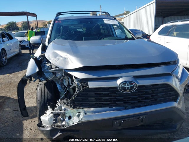 Toyota Rav4 Xle 2020 2T3W1RFV3LC067305 Image 13