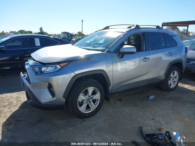 Toyota Rav4 Xle 2020 2T3W1RFV3LC067305 Image 2