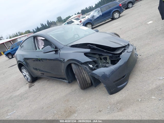 2024 TESLA MODEL Y 7SAYGDEE4RA224025 Photo 0