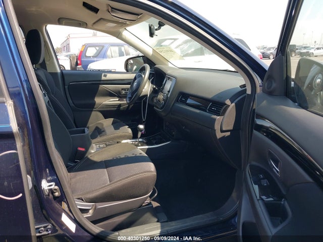 2019 MITSUBISHI OUTLANDER JA4AD2A39KZ054578 Photo 4