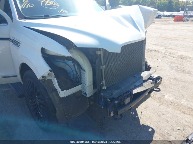 5LMJJ2TT9LEL21540 Lincoln Navigator Black Label