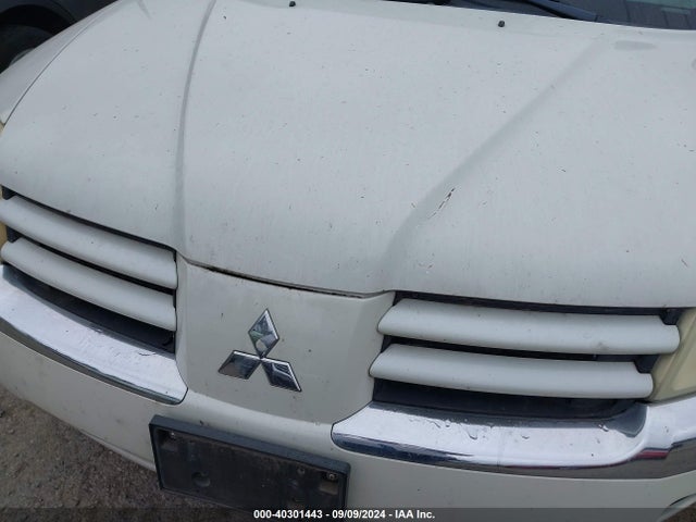 2004 MITSUBISHI ENDEAVOR 4A4MN31S74E014371 Photo 5